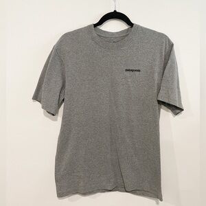Patagonia Men’s Gray Logo T-Shirt Size Small